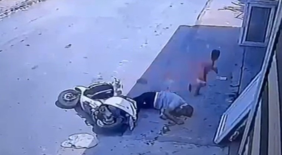 Torunlarının gözü önünde motosiklet üzerinde tabancayla başından vuruldu!
