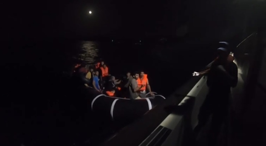 Ayvacık açıklarında 34 kaçak göçmen kurtarıldı