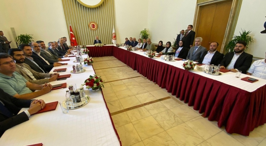 TBMM Başkanı Kurtulmuş: Aileyi korumak milli bir ödevdir