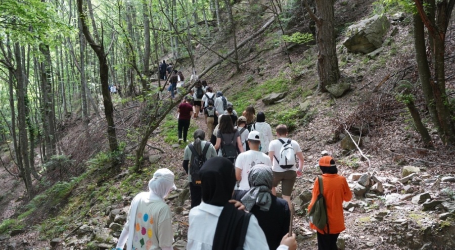Gençler doğa için yürüdü