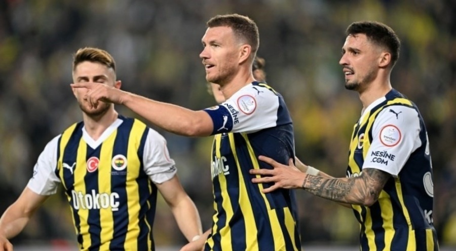 Fenerbahçeli Edin Dzeko'ya sürpriz talip!