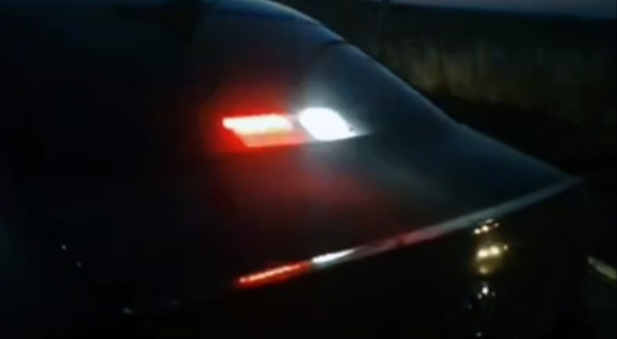 'Çakarlı' otomobilin sürücüsüne ceza yağdı!