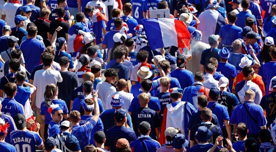 Fransa ile Polonya karşı karşıya geliyor