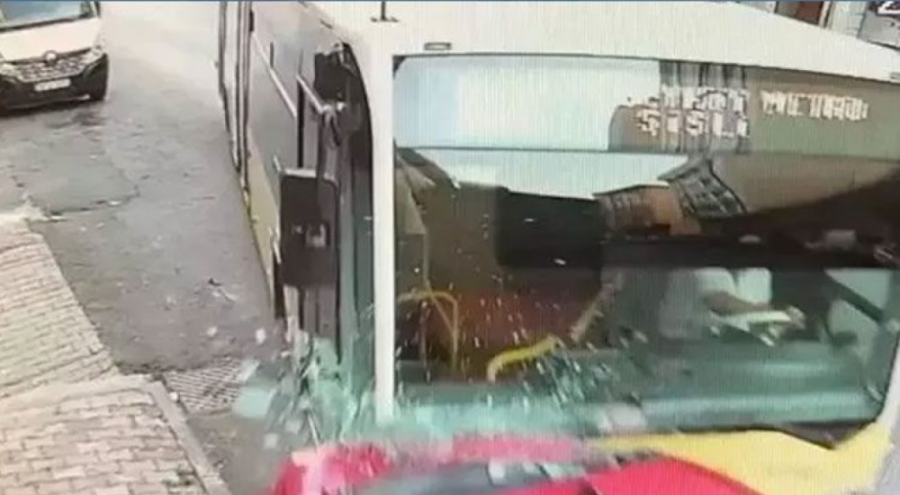Kağıthane'de otobüs şoförü direksiyon başında uyudu iddiası!