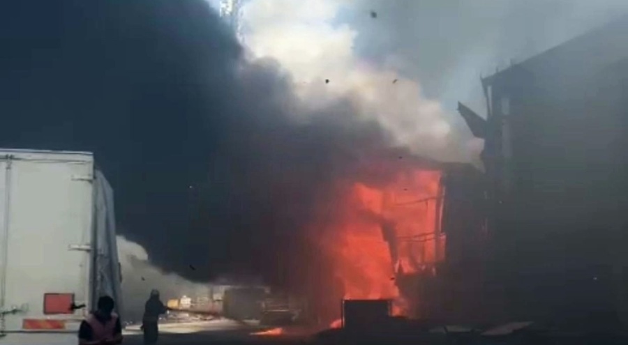 Gebze'de fabrika alev topuna döndü