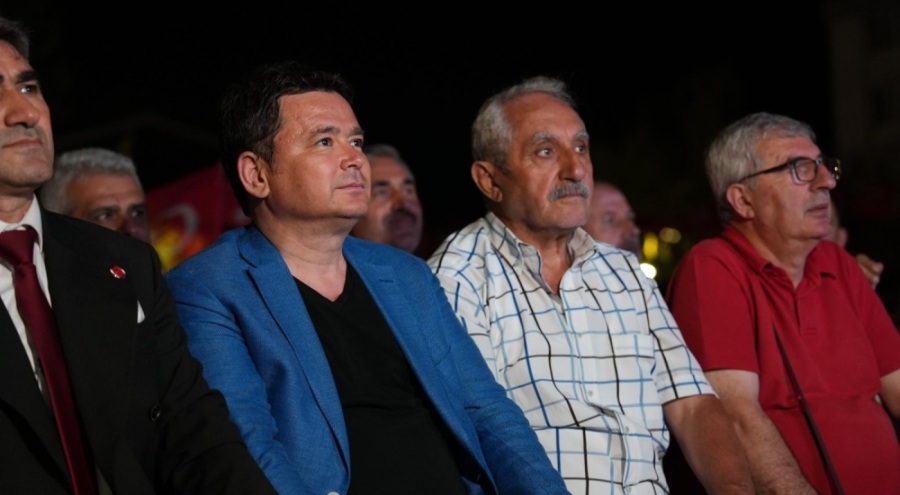 Başkan Aydın, galibiyet heyecanını vatandaşlarla birlikte yaşadı