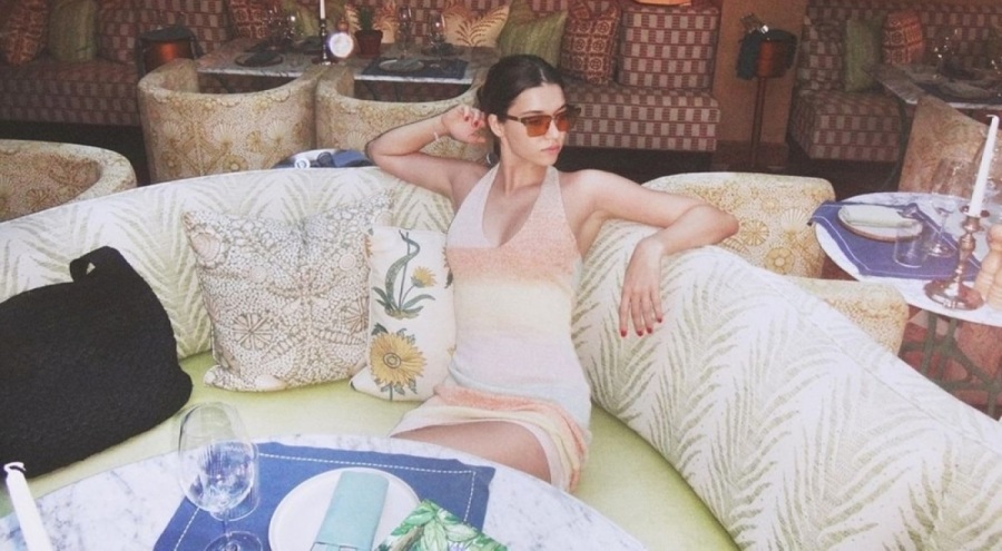 Afra Saraçoğlu'ndan yeni tatil pozları
