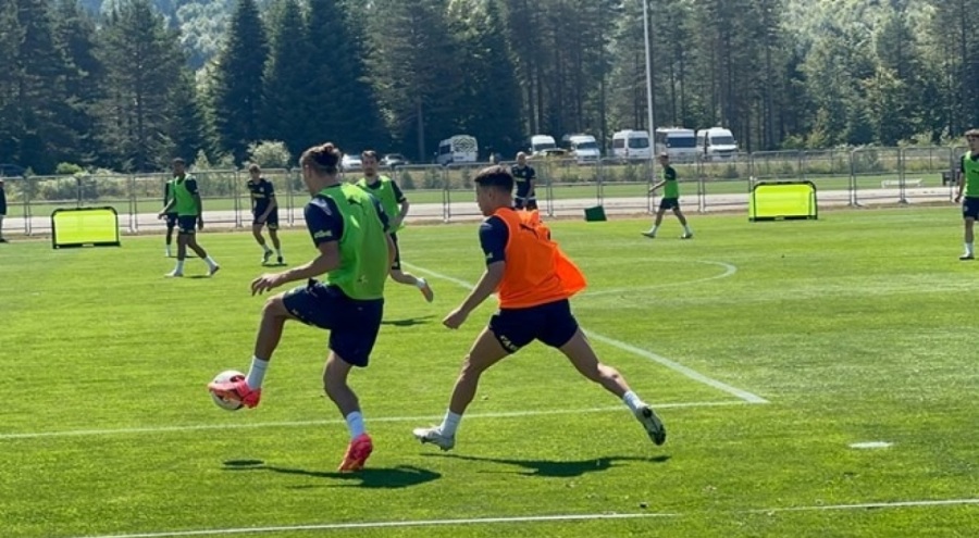 Fenerbahçe, taraftara açık antrenman yaptı