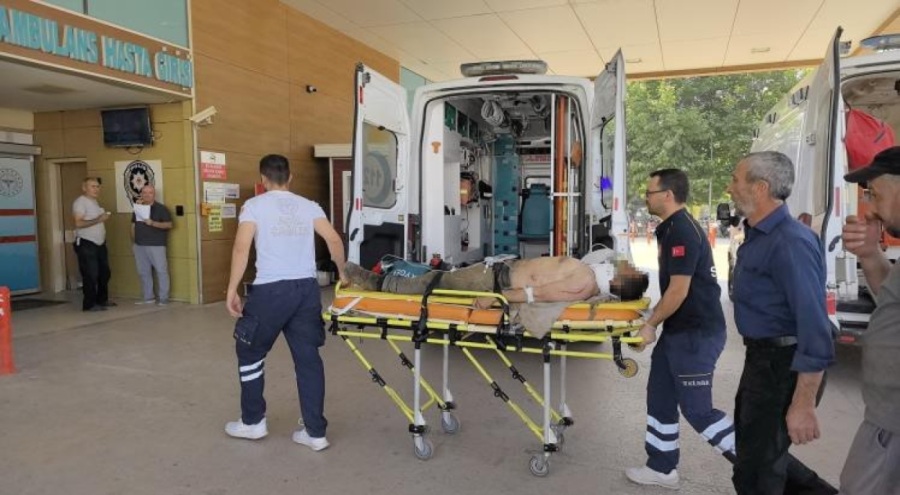 Bursa'da işçileri taşıyan traktör devrildi!