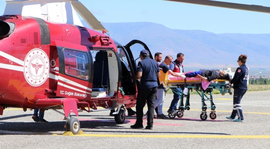 Baba ve kızı, evlerinin bahçesinde silahlı saldırıya uğradı!