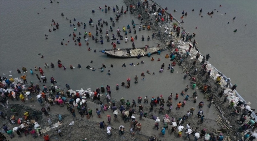 Bangladeş'teki seller nedeniyle en az 1800 kişi kirli su kaynaklı hastalıklara yakalandı