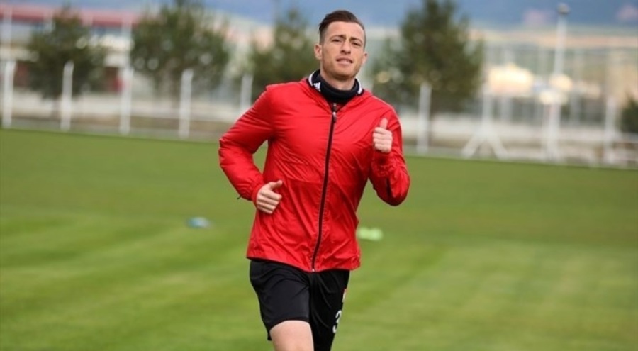 Hakan Arslan, Sivasspor'dan ayrıldığını açıkladı