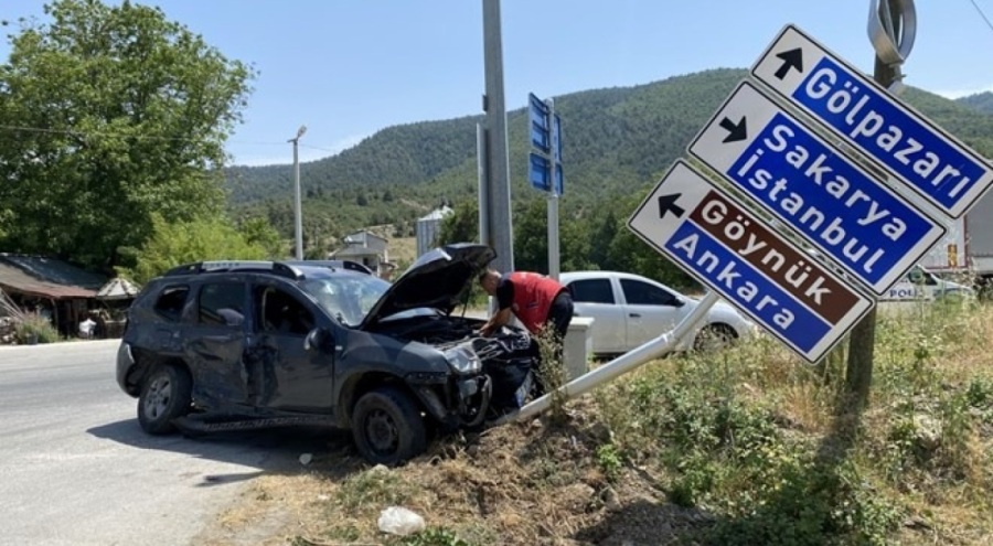 Sakarya'da TIR ve otomobil çarpıştı! Yaralılar var