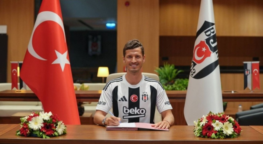 Beşiktaş Salih Uçan'la sözleşme yeniledi