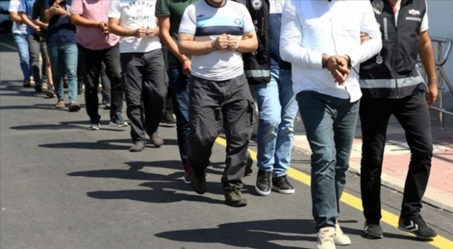 Bursa'da SİBERGÖZ-47 operasyonu! Hesaplarında 21 Milyar TL işlem hacmi bulunan 97 şüpheli yakalandı