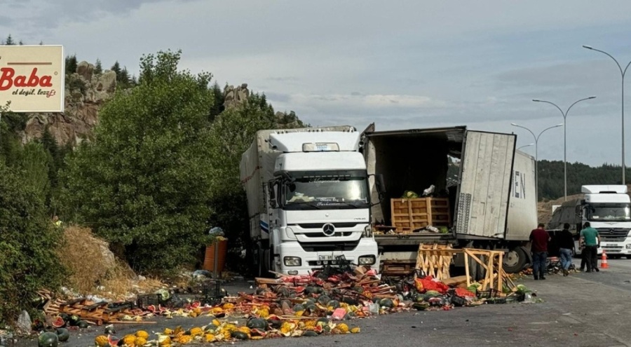 Yolcu otobüsü ile tır çarpıştı: Çok sayıda yaralı var