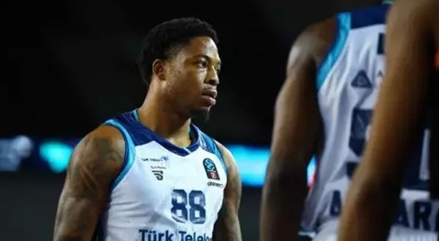 Anadolu Efes'te Jones ile yollar ayrıldı