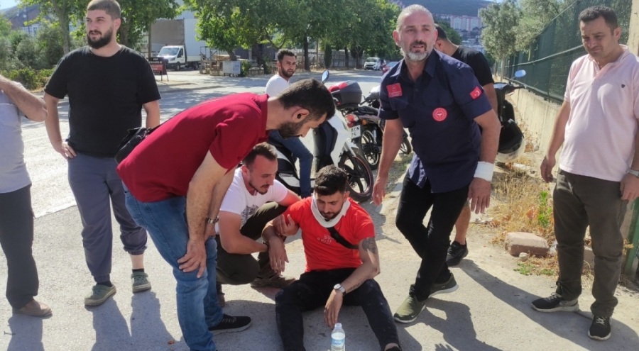 Bursa'da motosiklet dönüş yapan otomobile çarptı!