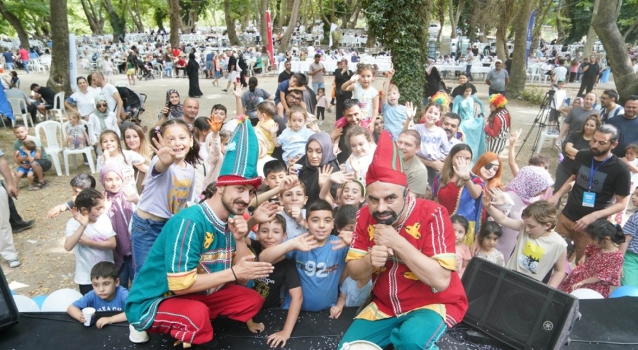 Burulaş ailesi piknikte bir araya geldi