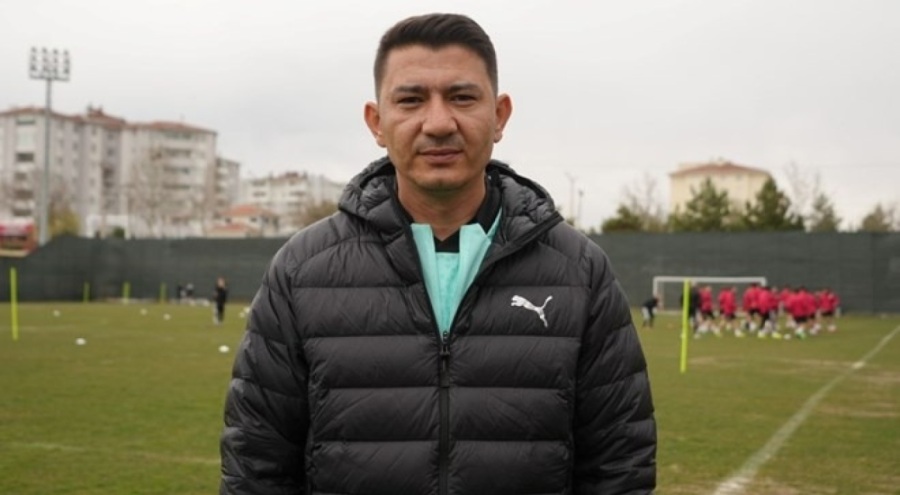 TFF 2. Lig ekiplerinden Kastamonuspor'da Fırat Gül ile yollar ayrıldı