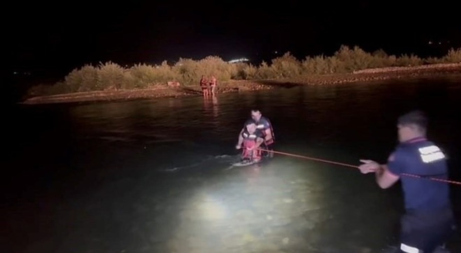 Batman Çayı'nda mahsur kalan 7 kişi kurtarıldı