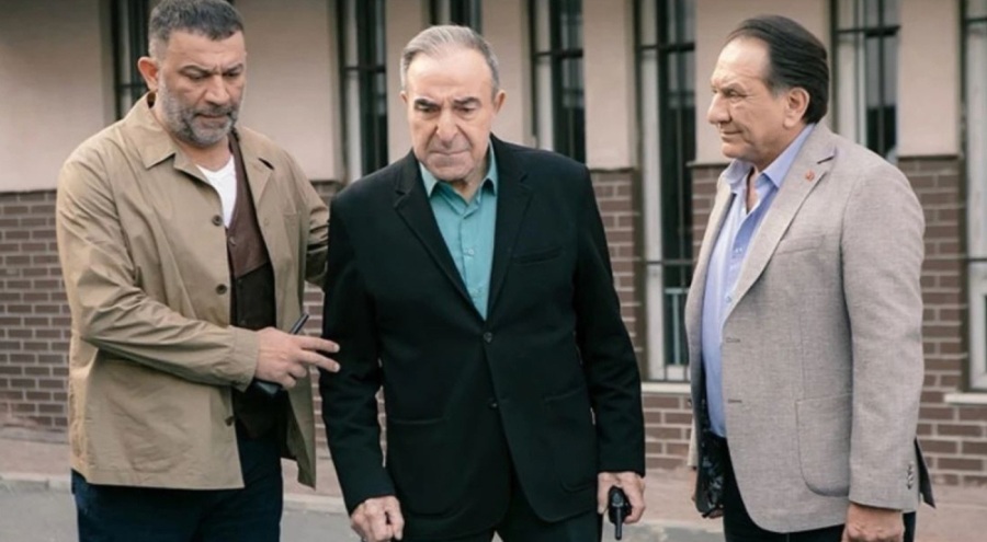 Arkak Sokaklar'da 18 yıl sonra bir isim daha ayrıldı