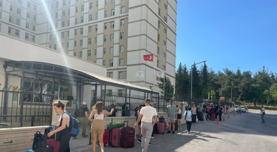 Bursa'daki yangın sürüyor! Uludağ Üniversitesi'ndeki yurtlar boşaltılıyor