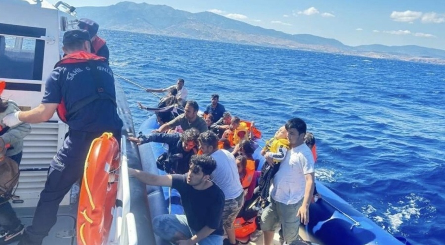42 kaçak göçmen kurtarıldı