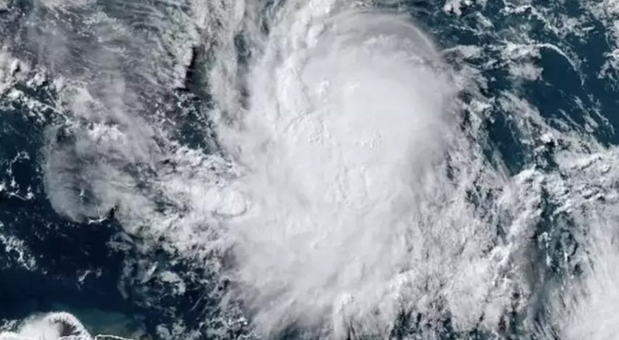 Berly Kasırgası Karayipler'e doğru ilerliyor