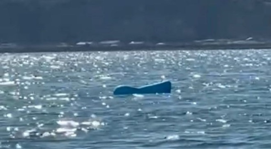 Deniz yatağında uyuyan tatilci 2 mil açıkta bulundu