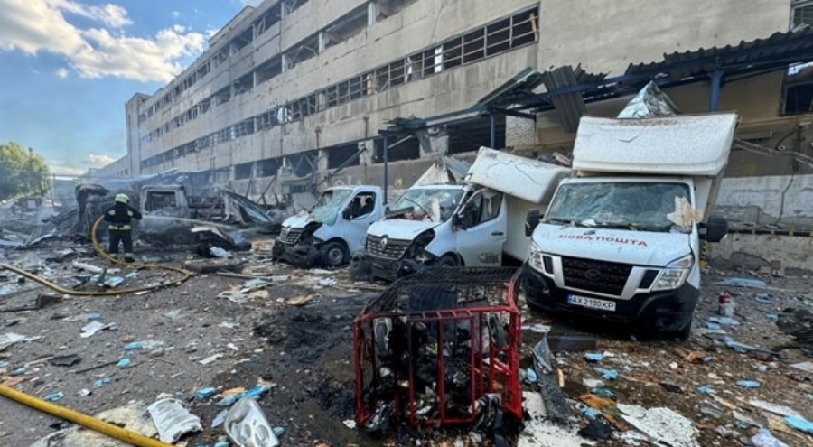 Rusya, Ukrayna'nın en büyük iki şehrini vurmayı sürdürüyor