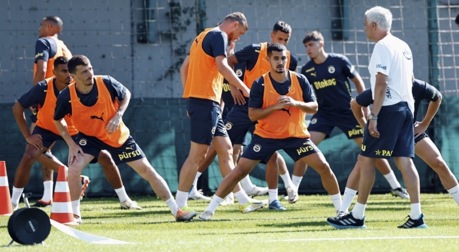 Fenerbahçe'de, yeni sezon hazırlıkları sürüyor