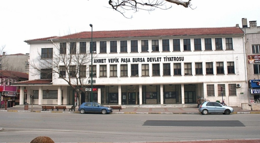 Bursa Devlet Tiyatrosunun "Harikalar Mutfağı" oyunu, Hatay'daki konteyner kentlerde küçük izleyicilerle bir araya gelecek