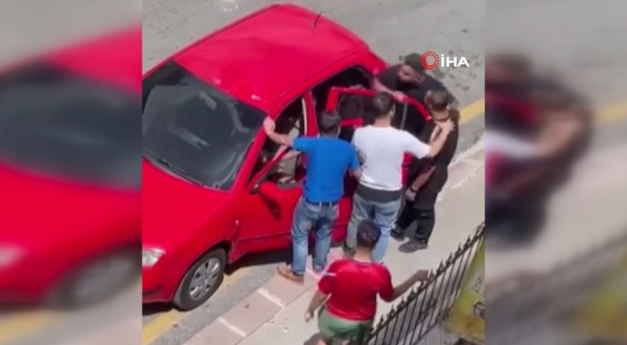Ankara'da bir araç sürücüsü iki kişi tarafından saldırıya uğradı