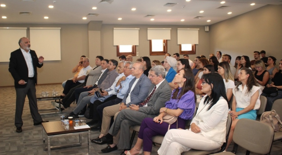 BALKANTÜRKSİAD'da 'Sürdürülebilirlik ve AB Yeşil Mutabakatı' konuşuldu