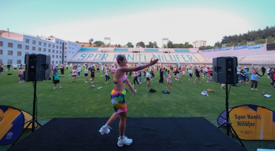 Nilüfer'de zumba etkinliği düzenleniyor