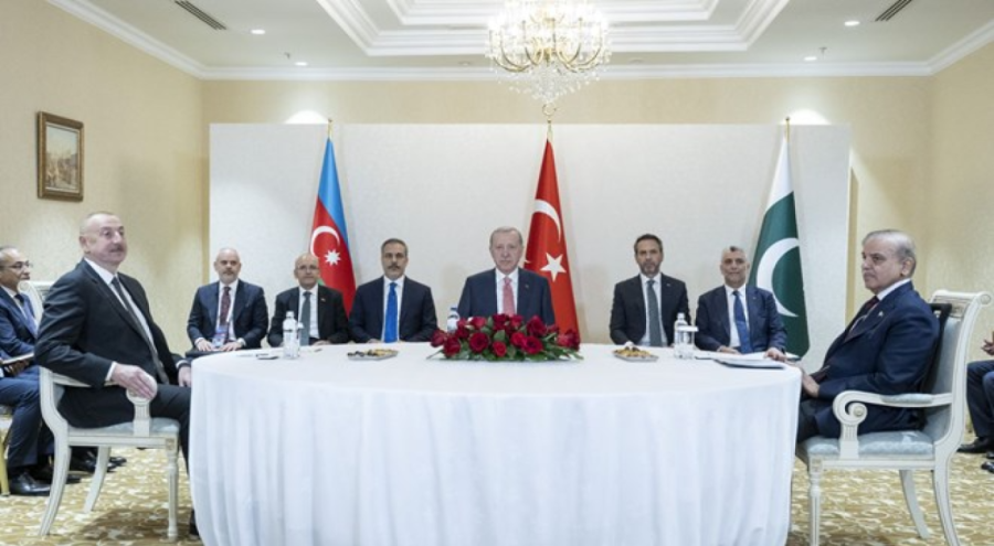 Astana'da üçlü zirve: Cumhurbaşkanı Erdoğan, Aliyev ve Şerif ile görüştü