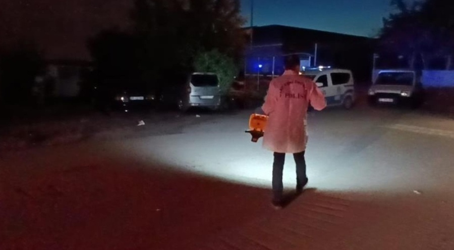 Cadde ortasında çıkan bıçaklı kavgada kan aktı