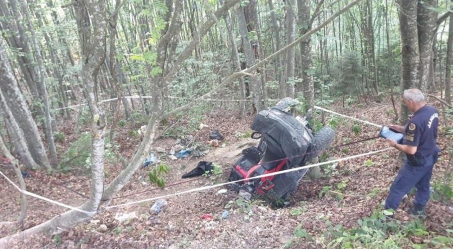 Sakarya'da arazi aracı devrildi, sürücü hayatını kaybetti