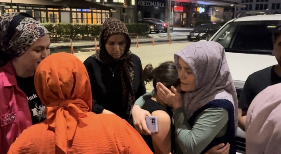 Bursa'da 3 kız kaybolmuştu! AVM'de paten kayarken bulundular