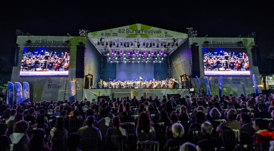 62. Uluslararası Bursa Festivali, 'Flamenko' rüzgârıyla başladı!