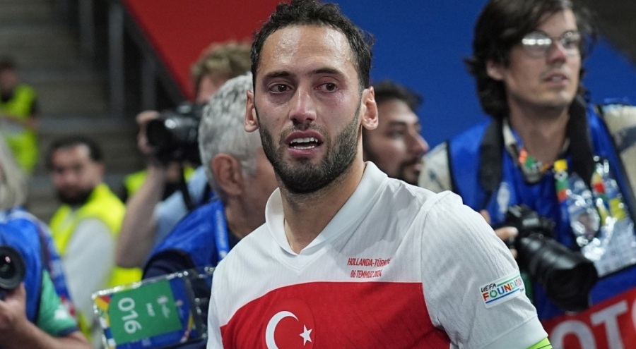 Hakan Çalhanoğlu, Rüştü Reçber'in rekoruna ortak çıktı