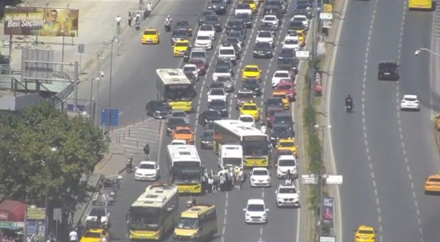 Seyir halinde epilepsi nöbeti geçiren genç motosikletten düştü