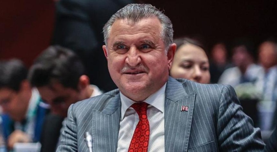 Bakan Osman Aşkın Bak'tan başpehlivan Yusuf Can Zeybek'e tebrik mesajı