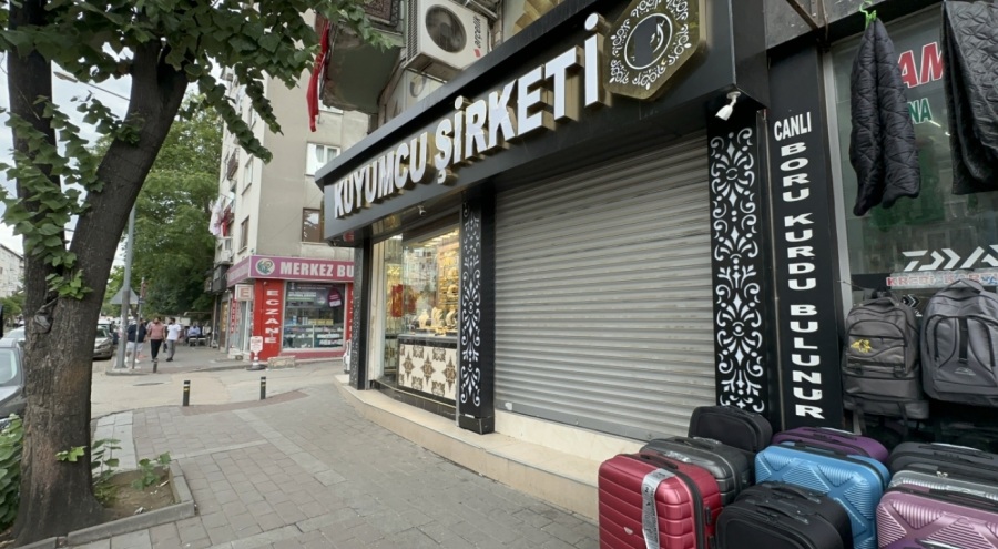 Bursa'da Suriyeli kuyumcu, kentteki Suriyelilerden topladığı milyonlarca liralık altınla kaçtı!