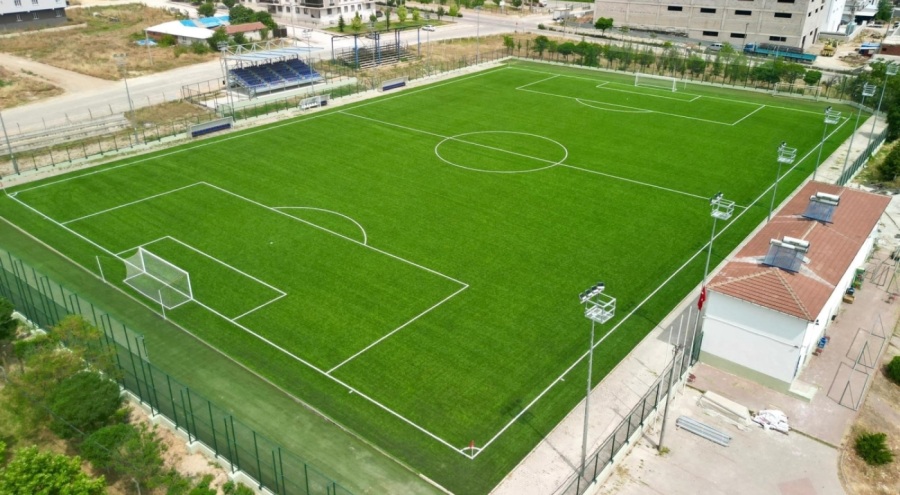 İnegöl Yeniceköy futbol sahası yenilendi