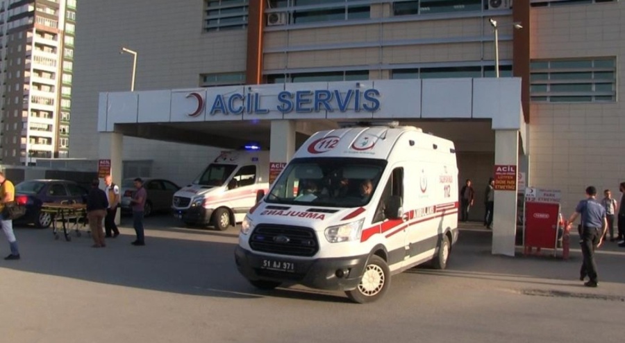 Kuzenlerin bıçaklı kavgasında kan aktı