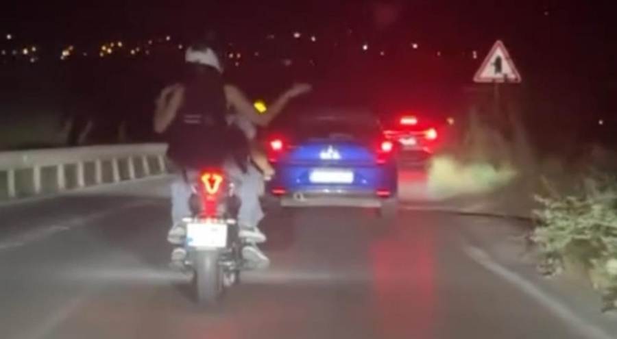 Bursa'da motosiklet üzerinde dans edip trafiği tehlikeye attı