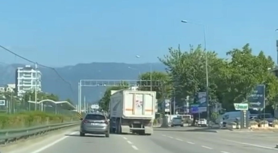 Bursa'da kamyon şoförü ralli pilotunu aratmadı