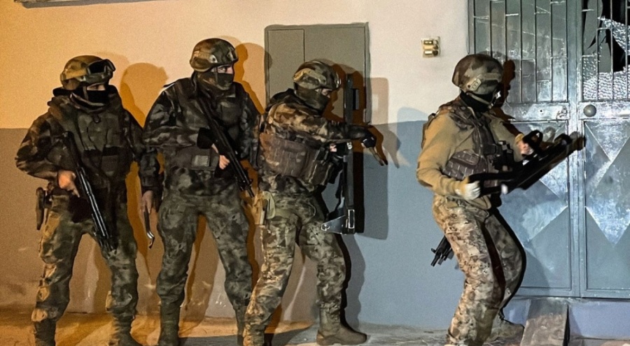 12 ilde zehir tacirlerine operasyon